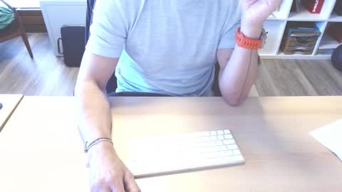 Snapshot of zeigmalwie chatting on December 16, 9:46 am zeigmalwie online show from December 16, 9:46 am