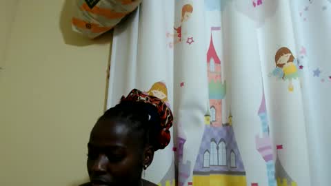 Snapshot of zeina_gen chatting on June 5, 10:59 pm flabby online show from June 5, 10:59 pm