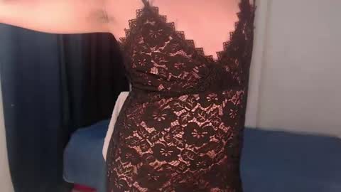 Snapshot of zemi_max chatting on June 14, 6:04 am zemi_max online show from June 14, 6:04 am