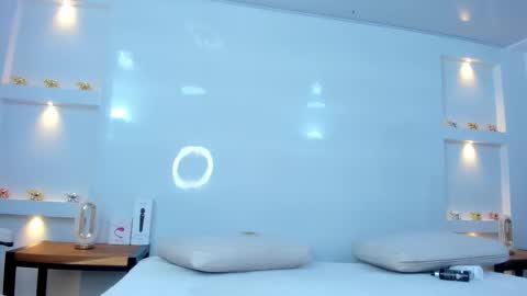 Snapshot of zenda_evans chatting on October 29, 4:15 am Zenda Evans online show from October 29, 4:15 am