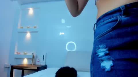 Snapshot of zenda_evans chatting on December 1, 4:06 am Zenda Evans online show from December 1, 4:06 am