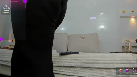 Snapshot of zenda_evans chatting on June 29, 3:57 am Zenda Evans online show from June 29, 3:57 am