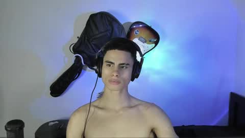 Snapshot of zenhzu chatting on December 24, 12:44 am zenzhu online show from December 24, 12:44 am