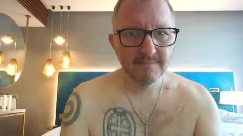 Snapshot of zenlem chatting on May 5, 11:51 am zenlem online show from May 5, 11:51 am