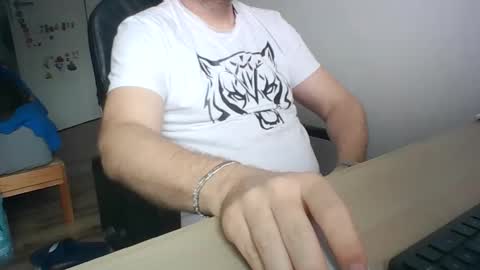 Snapshot of zenlem chatting on May 12, 7:49 am zenlem online show from May 12, 7:49 am