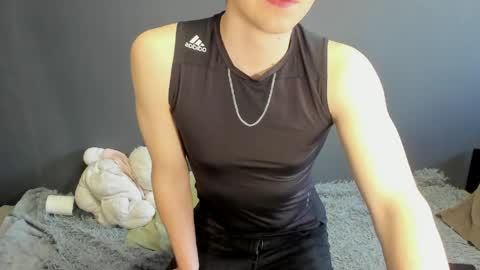 Ethan online show from April 8, 1:49 am