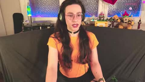 zesty_peach online show from March 6, 1:24 am