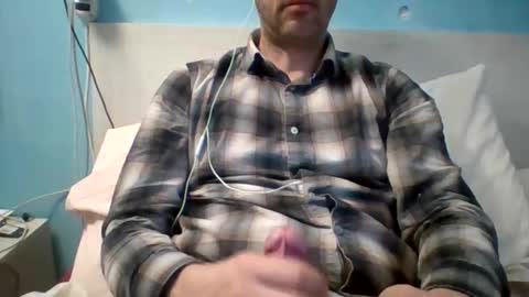 Snapshot of zeus00811 chatting on April 2, 5:27 am zeus online show from April 2, 5:27 am
