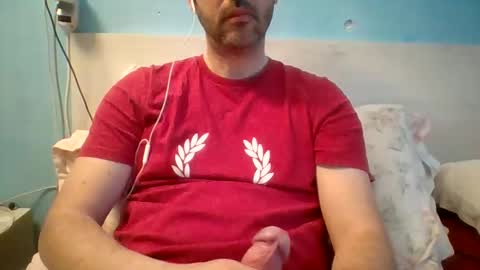 Snapshot of zeus00811 chatting on April 5, 5:37 am zeus online show from April 5, 5:37 am