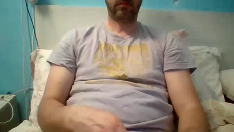 Snapshot of zeus00811 chatting on April 9, 4:45 am zeus online show from April 9, 4:45 am