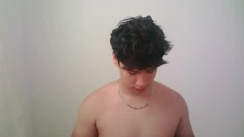 Snapshot of zeus_183 chatting on May 20, 3:07 pm zeus_183 online show from May 20, 3:07 pm