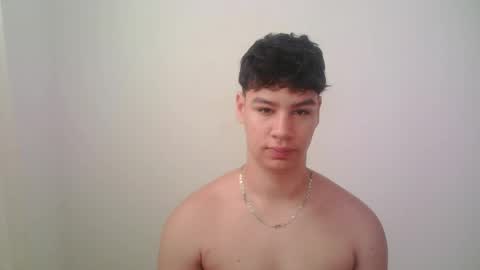 Snapshot of zeus_183 chatting on May 31, 12:45 pm zeus_183 online show from May 31, 12:45 pm