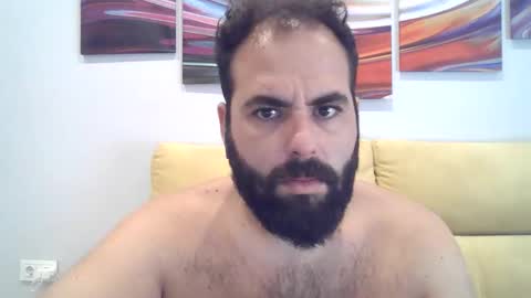 Snapshot of zeusateneo chatting on October 5, 10:46 am Zeus online show from October 5, 10:46 am