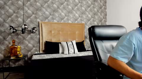 zeus online show from December 26, 6:33 pm