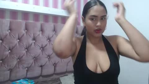 zeynep_20_ online show from July 30, 2:16 pm