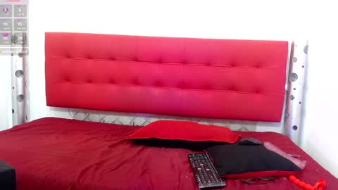 ZHAMIRA  ANDRES online show from February 26, 1:00 am