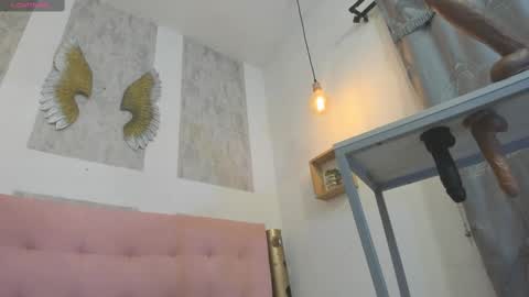 ZHAMIRA  ANDRES online show from September 30, 9:53 pm