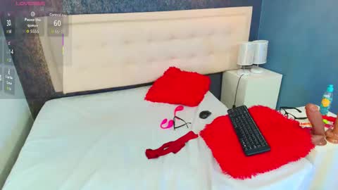 ZHAMIRA  ANDRES online show from November 6, 9:05 pm