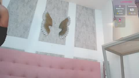 ZHAMIRA  ANDRES online show from May 5, 9:01 pm