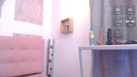ZHAMIRA  ANDRES online show from May 11, 8:17 pm