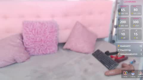 ZHAMIRA  ANDRES online show from May 30, 11:02 pm