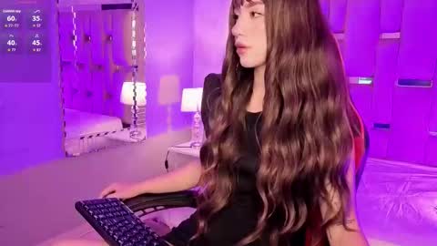 Snapshot of zharaluxie chatting on November 23, 12:38 pm Zhara online show from November 23, 12:38 pm