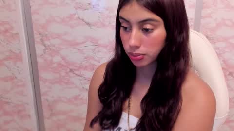 Snapshot of zharyt_18 chatting on October 17, 12:36 am Sharit Robins online show from October 17, 12:36 am