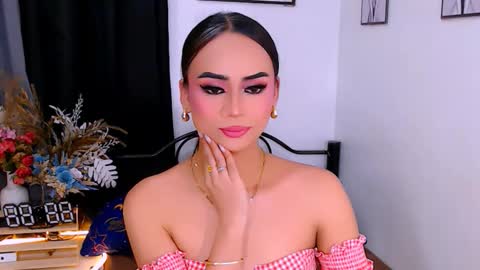 Zia online show from March 8, 4:22 pm