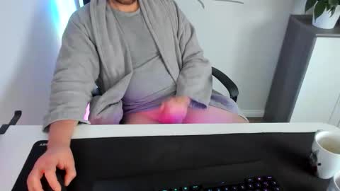 ziemlichflutschig online show from January 6, 8:18 am