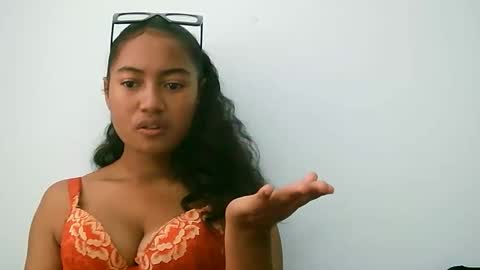 elly online show from March 18, 4:37 am