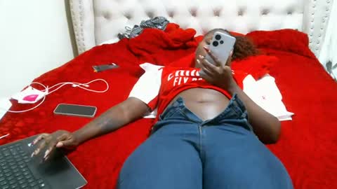 Snapshot of zindzi chatting on June 30, 11:44 am Miss Zindzi online show from June 30, 11:44 am