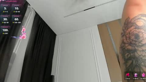 Snapshot of zirael_swan chatting on June 1, 3:47 pm zirael_swan online show from June 1, 3:47 pm