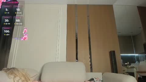 Snapshot of zirael_swan chatting on July 11, 3:42 am zirael_swan online show from July 11, 3:42 am