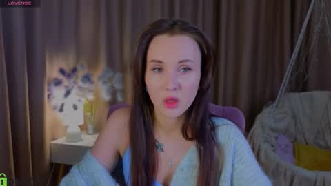 Zlata  Mon Tue Thu Fri Sun Sa GMT 3 0000pm - 0600pm  online show from October 10, 5:12 pm