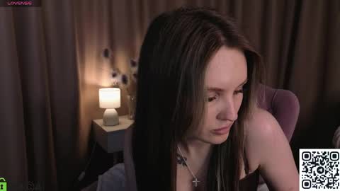 Snapshot of zlata__fox chatting on May 20, 9:26 am Zlata Mon Tue Thu Fri Sun Sa GMT 3 0000pm - 0600pm online show from May 20, 9:26 am