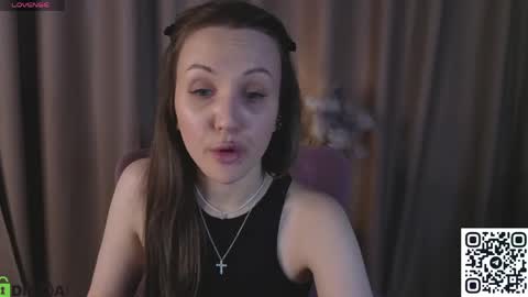 Snapshot of zlata__fox chatting on June 10, 8:02 am Zlata Mon Tue Thu Fri Sun Sa GMT 3 0000pm - 0600pm online show from June 10, 8:02 am