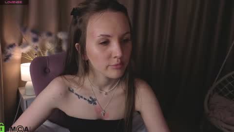 Snapshot of zlata__fox chatting on June 11, 8:34 am Zlata Mon Tue Thu Fri Sun Sa GMT 3 0000pm - 0600pm online show from June 11, 8:34 am