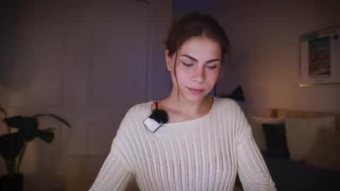 Snapshot of zlicious chatting on February 4, 10:26 pm Zara Join next live at 5PM EST online show from February 4, 10:26 pm