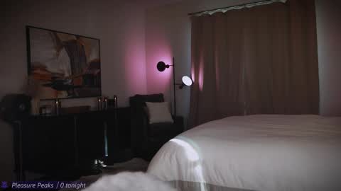 Snapshot of zlicious chatting on March 20, 10:03 pm Zara Join next live at 5PM EST online show from March 20, 10:03 pm