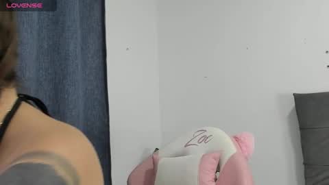 Snapshot of zoe69__ chatting on January 23, 5:13 am ZOE online show from January 23, 5:13 am