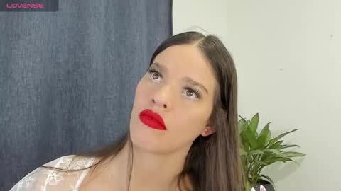 Snapshot of zoe69__ chatting on January 30, 3:44 am ZOE online show from January 30, 3:44 am