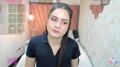 ZOE TAYLOR online show from June 12, 11:31 am