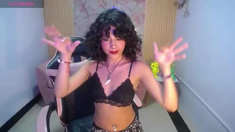 zoe_ch_ online show from January 7, 9:25 pm