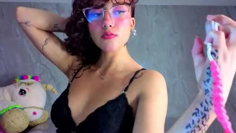 Snapshot of zoe_ch_ chatting on July 3, 3:02 am zoe_ch_ online show from July 3, 3:02 am