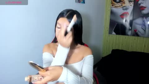 Z O E online show from February 8, 12:30 pm