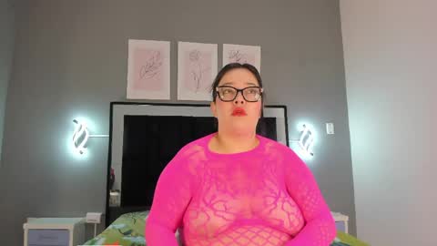 zoe_curvyy online show from June 1, 12:07 pm