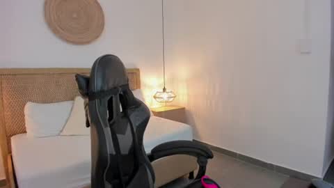 Zoe  online show from July 28, 2:24 pm