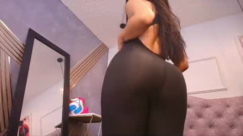 Snapshot of zoe_fit chatting on June 24, 8:08 pm zoe online show from June 24, 8:08 pm