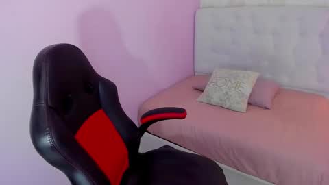 ZOE  online show from November 7, 12:38 pm