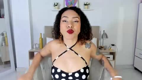 Snapshot of zoe_gruber chatting on May 30, 12:08 am Zoe Gruber online show from May 30, 12:08 am